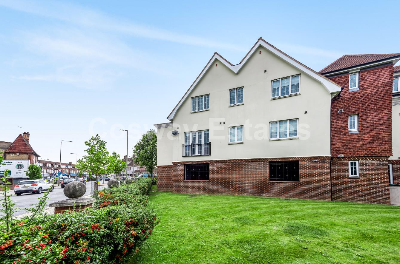 Sunbury Gardens, Mill Hill